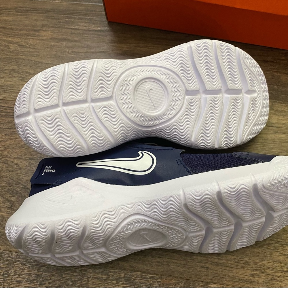 Nike Youth Navy Blue Slip-On Shoes - Picture 2 of 3